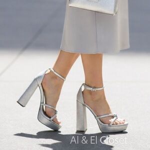 Pelle Moda Metallic Silver Platform Block Heel Suede Women’s Sandals Size 8.5